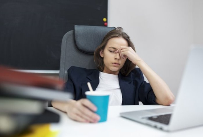 Названы способы безболезненно адаптироваться к работе после праздников