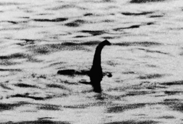 Главный охотник за Лох-Несским чудовищем сдался после 52 лет поисков