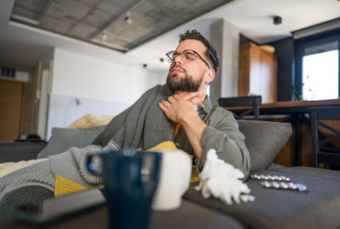 Терапевт назвала пять тревожных сигналов при боли в горле