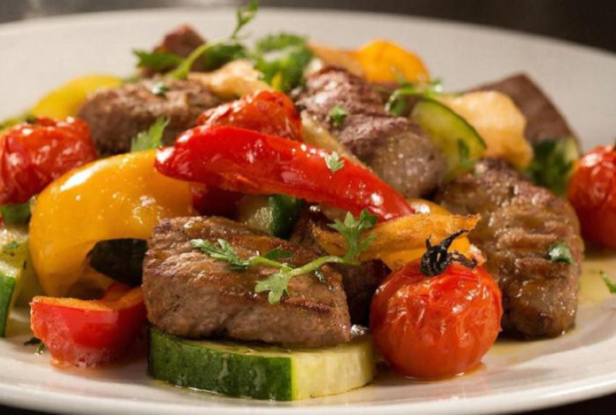 Как вернуться в рабочий режим после праздников без вреда для здоровья — объяснение врача