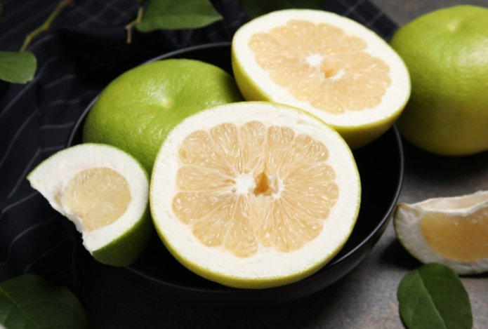 Что такое помело, чем полезно и как выбрать сладкий плод