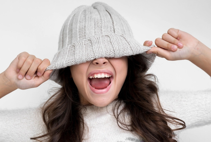 Почему на морозе стреляет в зубах