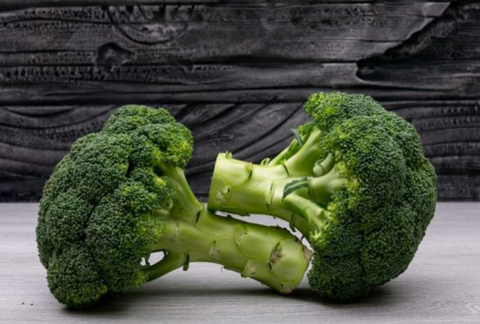 Не выбрасывайте эту часть брокколи — она содержит много пользы