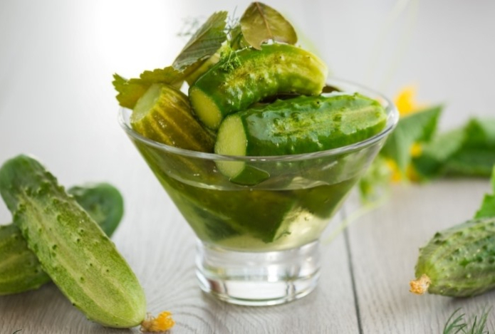 Маринованные, квашеные или соленые — какие огурцы полезнее