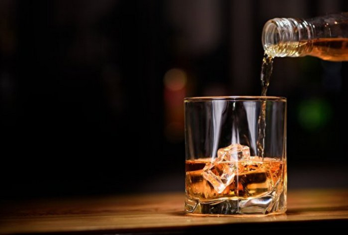 Алкоголь не защищает от пищевого отравления — врачи развеяли популярный миф