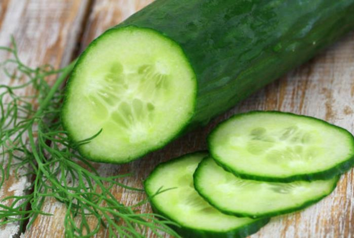 Названа польза двух огурцов в день для давления и пищеварения