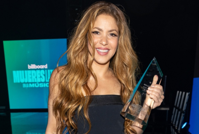 ​ Шакира побила рекорд всех времен и возглавила рейтинг латино-гастролёров