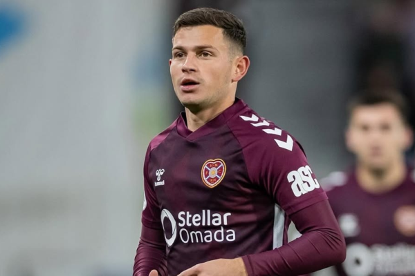 Правый фланг «Хартса» открыт для Чеснокова, но без борьбы не обойдётся. С кем Исламу придётся конкурировать за место в основе?