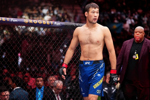 Дебют Идриса, проверка Алмабаева за топ-5 и туман вокруг Рахмонова. Календарь боёв казахстанцев в UFC в 2026 году