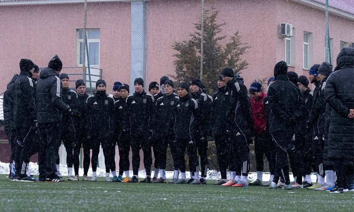 Двукратный чемпион КПЛ объявил состав на зарубежный УТС