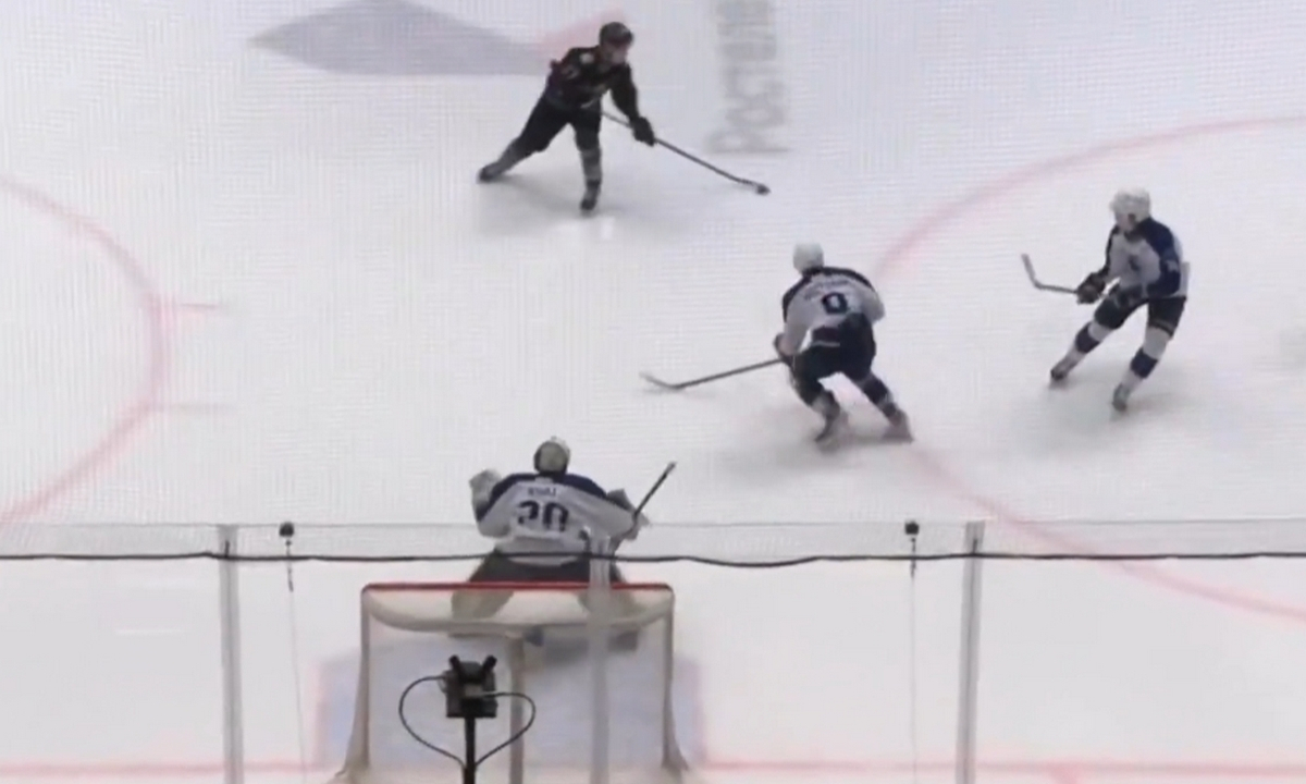 Видеообзор матча МХЛ «Тайфун» — «Снежные Барсы» 8:4