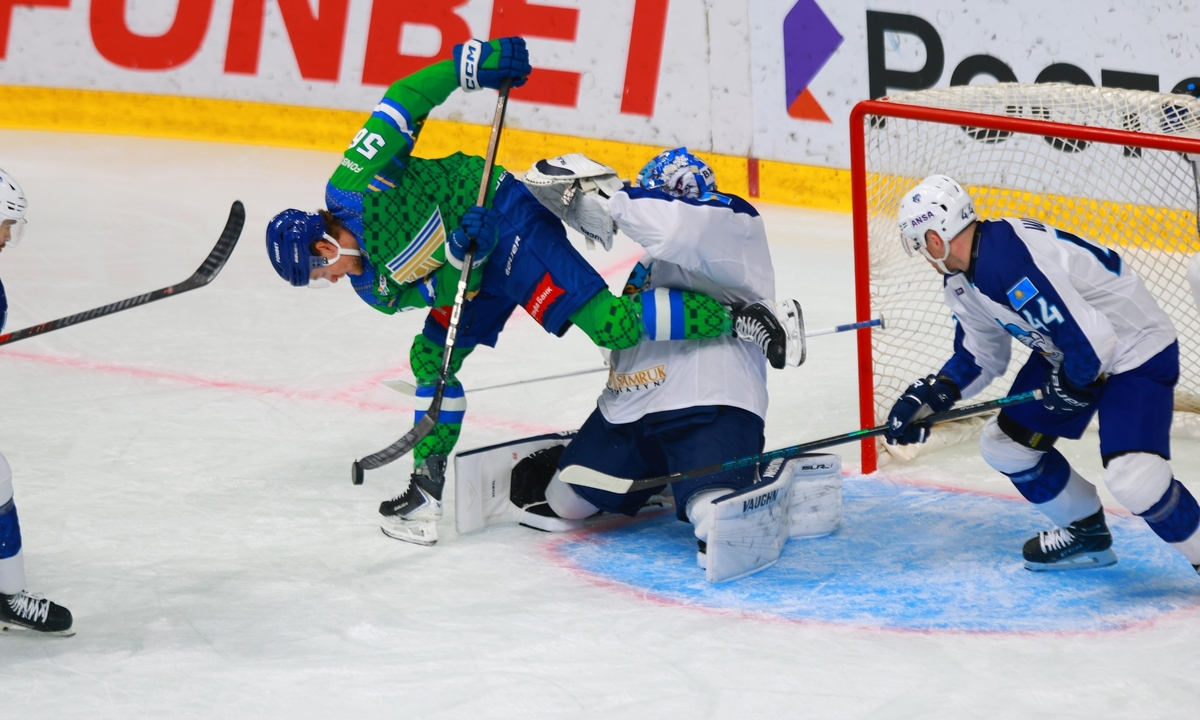 Фоторепортаж с матча КХЛ «Салават Юлаев» — «Барыс» 3:1