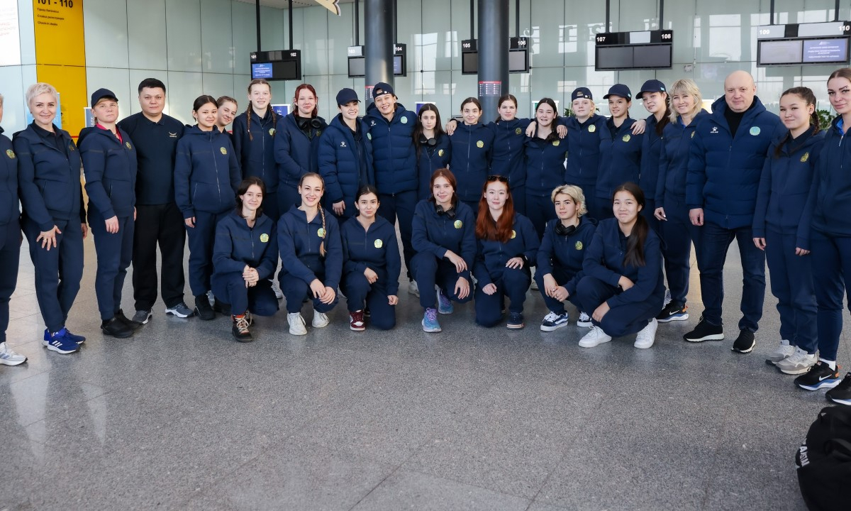 Сборная Казахстана по хоккею отправилась на чемпионат мира