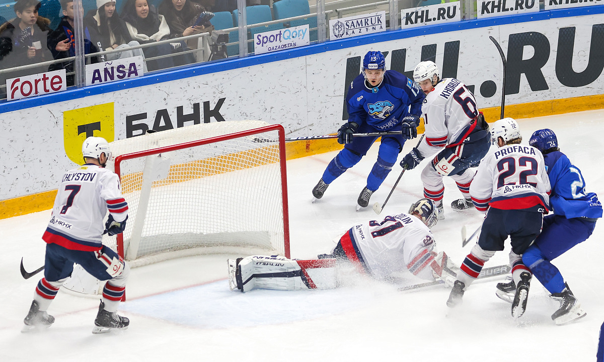 Фоторепортаж с матча КХЛ «Барыс» — «Нефтехимик» 0:1