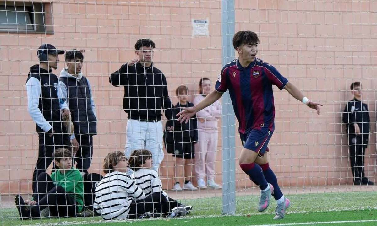 Гол и шикарный ассист казахстанца принесли победу команде в Кубке Испании. Видео