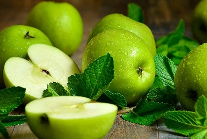 Почему стоит есть зеленые яблоки, даже если они кислые