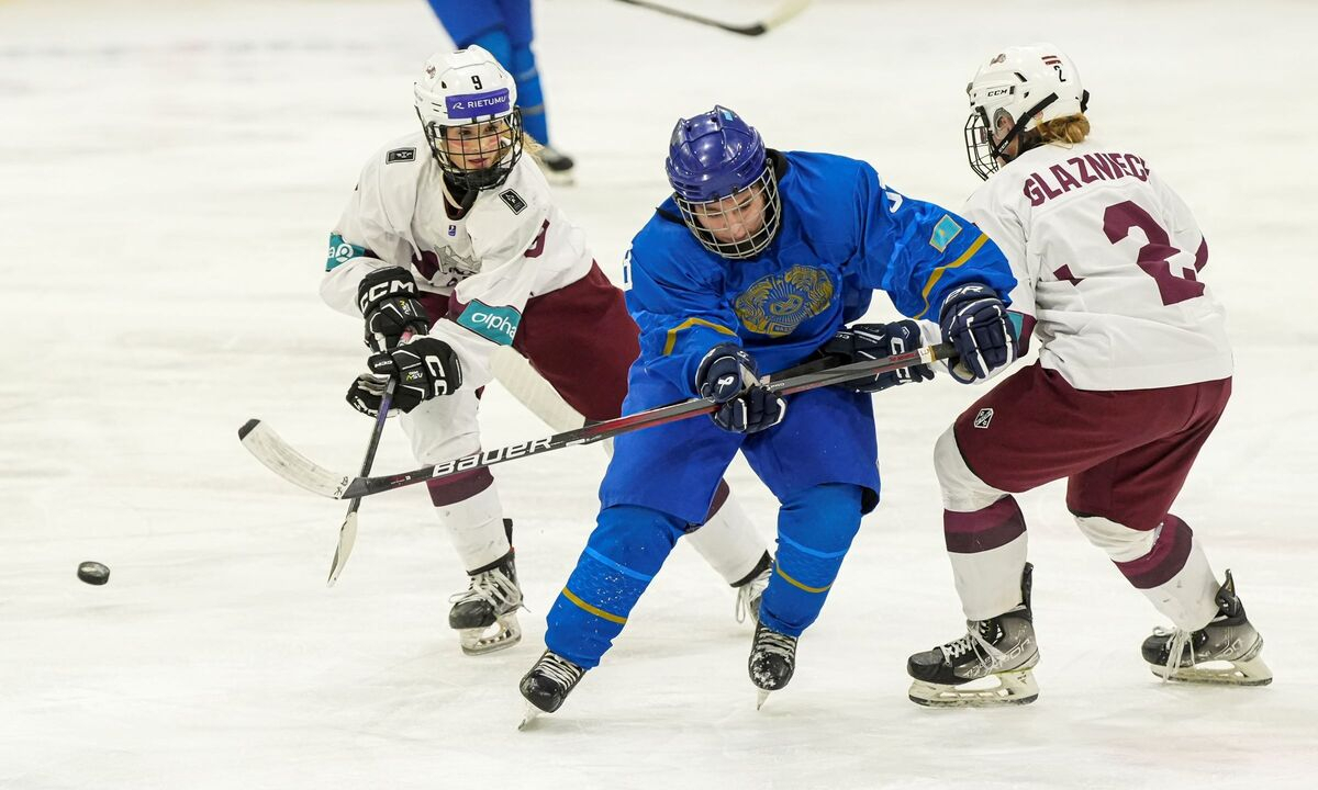 Видеообзор разгромной победы Казахстана на чемпионате мира с десятью шайбами