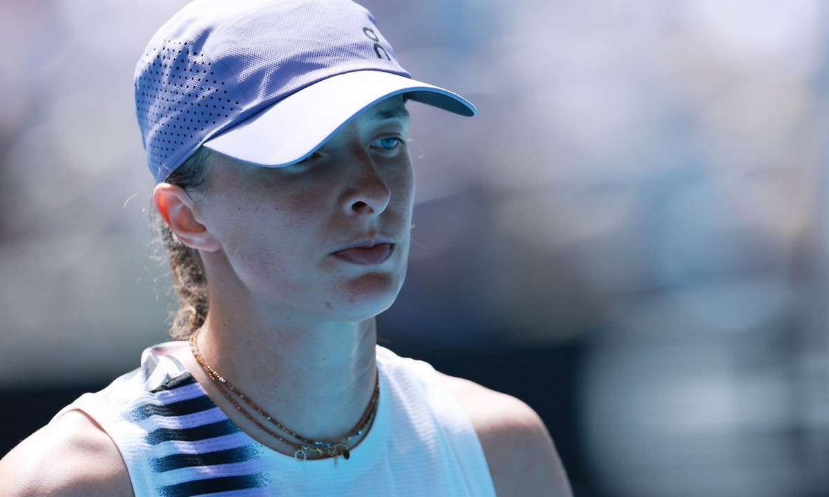 Ига Швёнтек отреагировала на поражение от Елены Рыбакиной