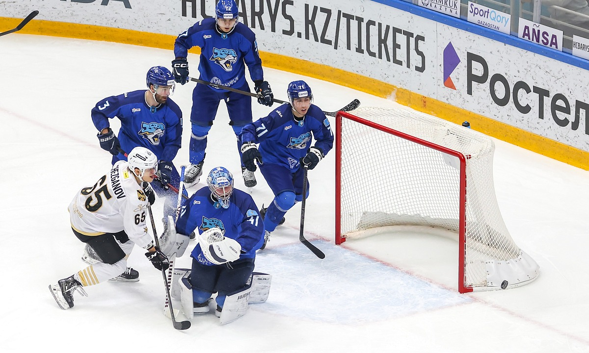 «Барыс» со счетом 2:5 дома проиграл последней команде КХЛ