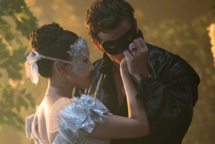 Главный герой возвращается — анонсирован четвёртый сезон «Бриджертонов» с Бенедиктом Видео