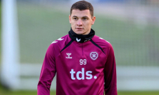 Со счетом 0:3 закончился матч «Хартса» без Ислама Чеснокова