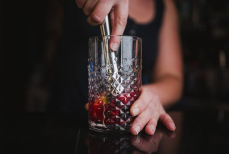 Нарколог назвал считающуюся смертельной дозу алкоголя