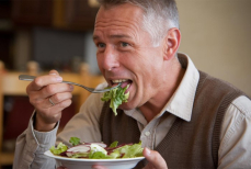 Названы пять продуктов против воспаления для мужчин старше 50 лет