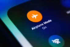 Зачем включать режим полёта на смартфоне в обычной жизни