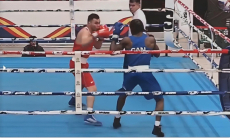 Разгромом с нокдауном завершен первый бой боксера из Казахстана в Испании