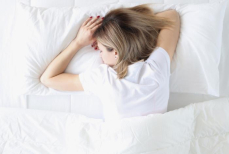 Психолог назвала тревожный сигнал любителям провести выходные в кровати