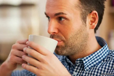 Диетологи назвали лучший утренний напиток для стабильного сахара в крови