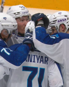 «Барыс» разгромил конкурента и прервал серию поражений в КХЛ