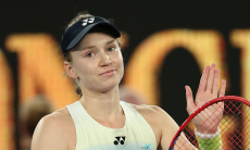 Елена Рыбакина с отрывом обошла Арину Соболенко