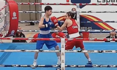 Казахстанский боксёр оформил нокдаун и выиграл медаль турнира в Испании