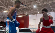 Двукратный чемпион мира по боксу из Казахстана устроил «сюрприз» сопернику в Испании. Видео