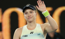 «Папа немного умалчивает». Первый тренер Рыбакиной рассказала о её карьере в России 