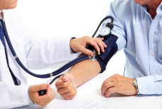 Врачи назвали простые способы снизить давление и риск инфаркта