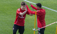 Легенда португальского футбола начал тренировки с топ-клубом КПЛ. Фото