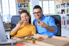 Почему офисная пицца по праздникам опаснее, чем кажется