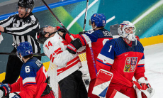 Разгромом 5:0 завершился матч сборной Канады по хоккею на Олимпиаде-2026 