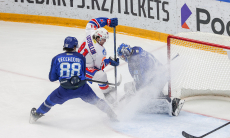 «Убогие легионеры». Разгромное поражение «Барыса» вызвало вопросы к тренерам и руководству клуба