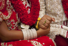 Сначала туалет — потом свадьба. Зачем в Индии ввели необычное требование для женихов