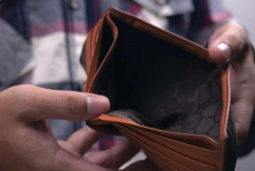 Работа есть, достатка нет? Что происходит с доходами казахстанцев