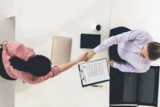 Миллион тенге в месяц — кому предлагают такие зарплаты