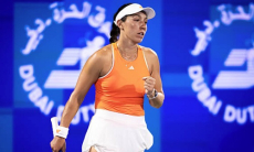 Стала известна первая финалистка турнира в Дубае с участием Рыбакиной