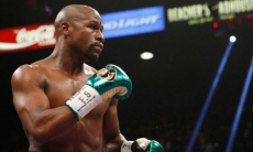 Флойд Мэйвезер решил возобновить карьеру в 48 лет