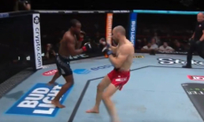 Глухим нокаутом обернулся бой экс-соперника Шавката Рахмонова в UFC. Видео