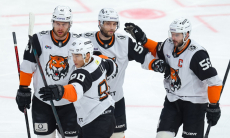 Конкурент «Барыса» в гостях обыграл вторую команду КХЛ