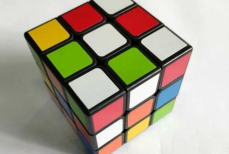 Как собрать кубик Рубика 3×3 — ловкость рук или хитрости?
