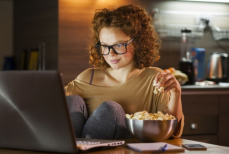 Эта привычка до обеда резко повышает давление. Многие делают ее каждый день